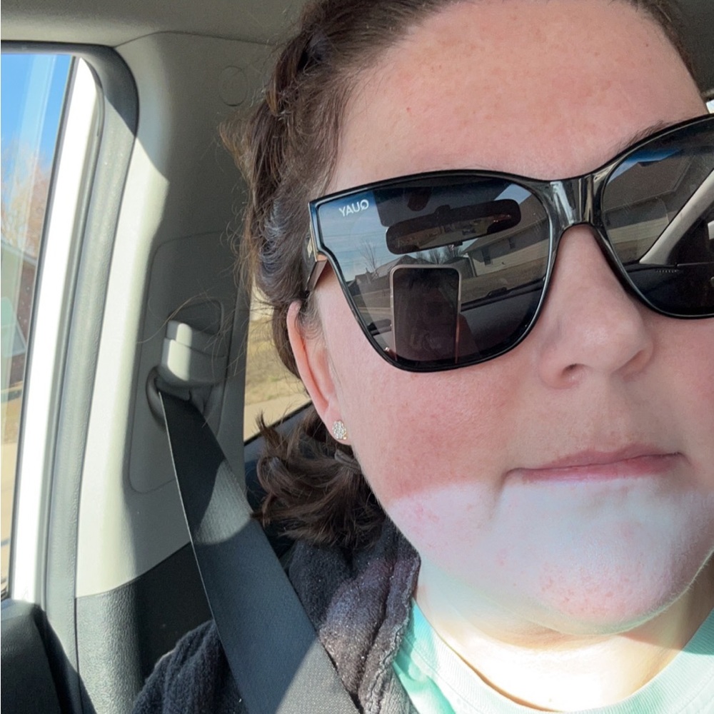 Meet your Posher, Laura